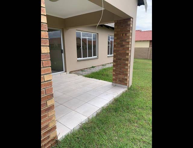 3 BEDROOM TOWNHOUSE FOR SALE IN WATERKLOOF